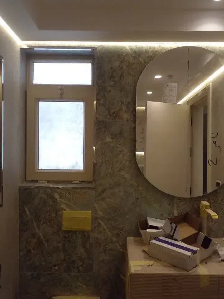 شباك قلاب في الحمام ، اللون أوف وايت