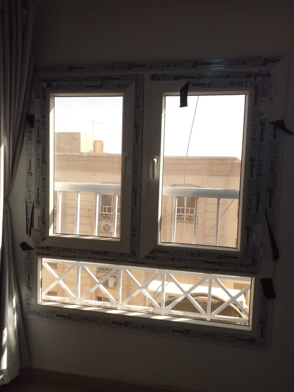 شباك مفصلي درفتين قطاع إيمابن يو بي في سي