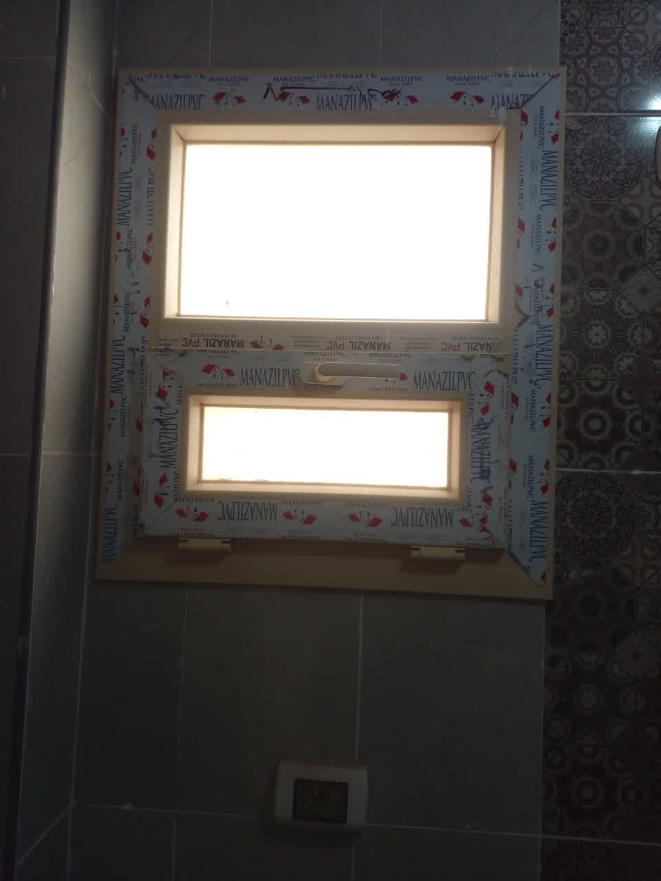 شباك قلاب قطاع منازل بي في سي