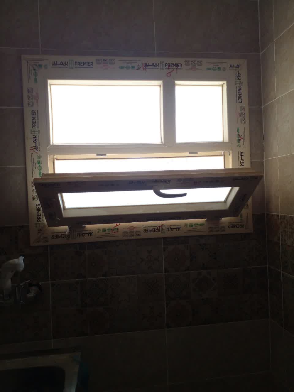 شباك قلاب صغير - قطاع بريميير