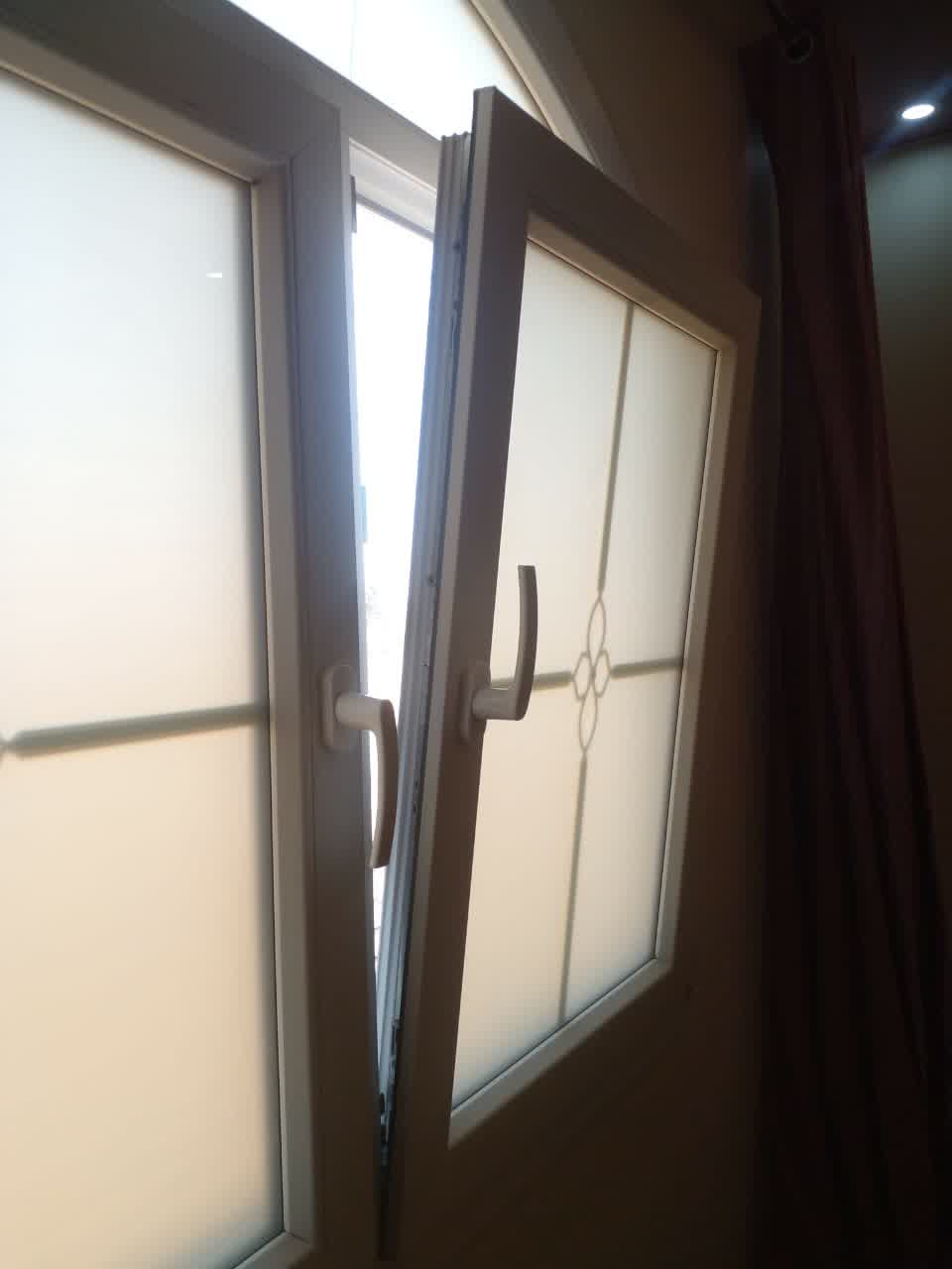 شباك مفصلي قلاب - تلت تيرن